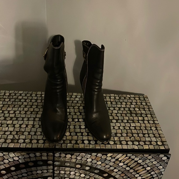 Coach Nancie Soft Calf Boots - Size 9 EUC in box - Picture 1 of 11